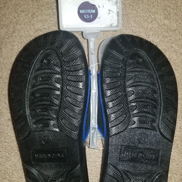 Sandals/Slides - Picture 3 of 3